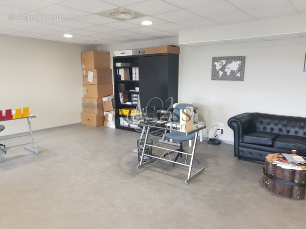 Commerce à LA CHAPELLE-EN-SERVAL