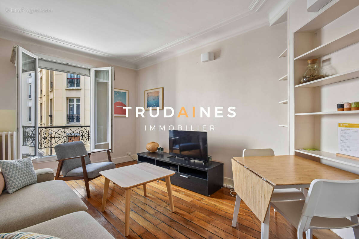 Appartement 3 pièces, 45,12 m2 loi Carrez, 2e étage au plan optimisé et à la vue dégagée. - photo 2