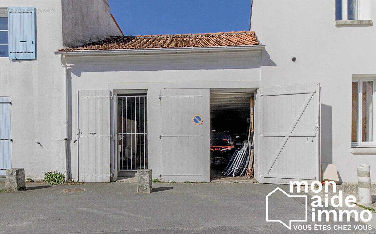 Parking à DOLUS-D'OLERON