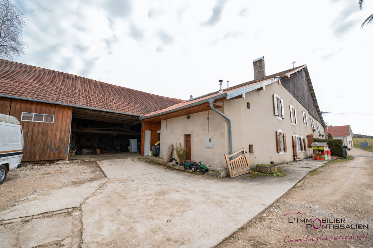 Maison à BIANS-LES-USIERS
