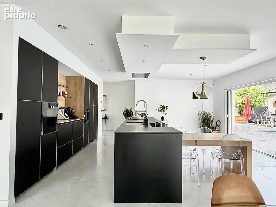 Villa Villette D Anthon 8 pièce(s) 256.40 m2 - photo 9
