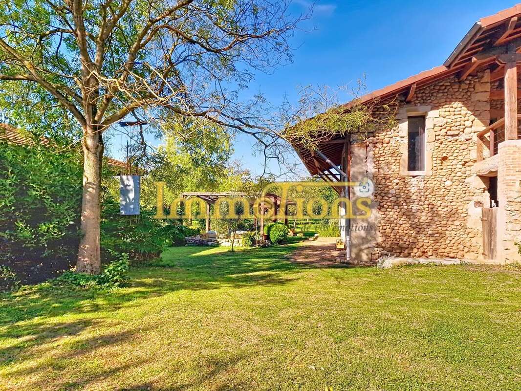 Maison à SAINT-HILAIRE-DU-ROSIER