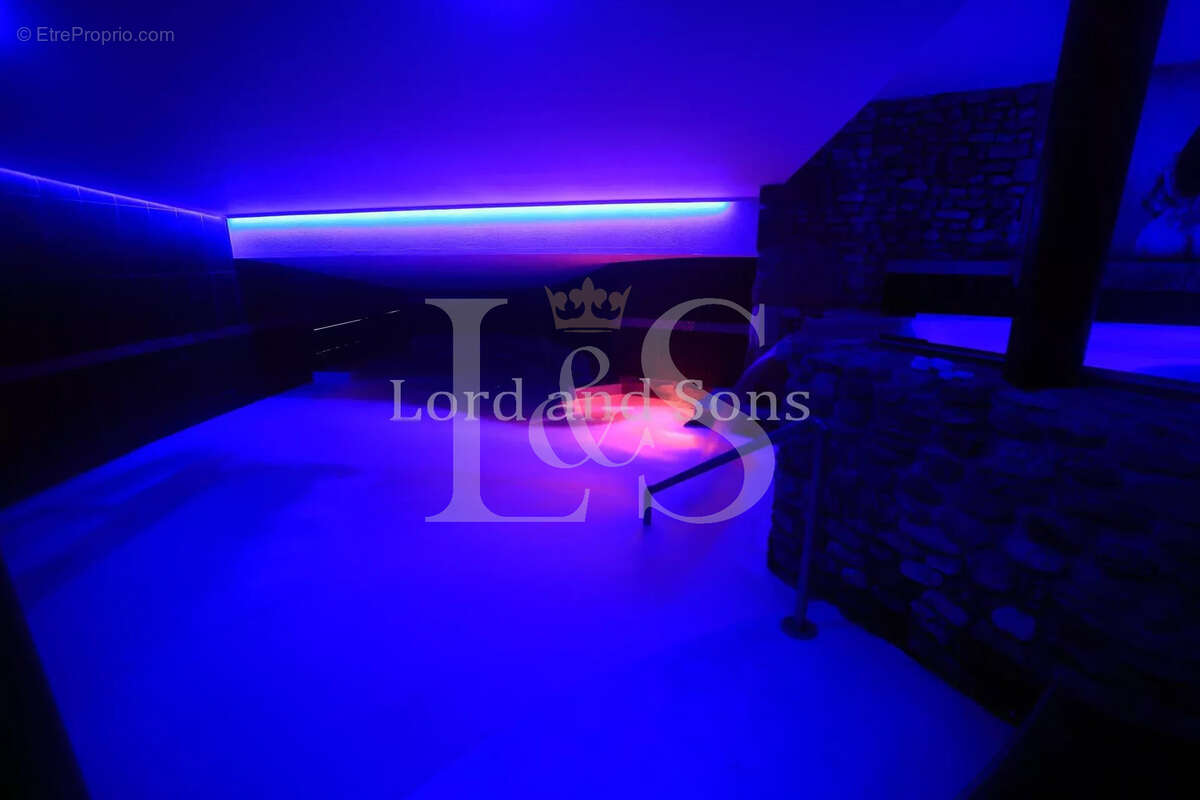 Maison à SUZE-LA-ROUSSE