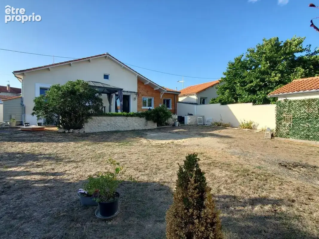 À Saint-Cybard, une maison rénovée pour simplement profiter - photo 21