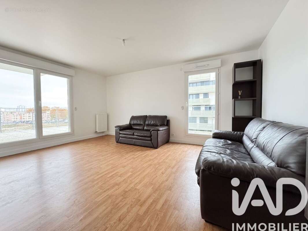 Photo 2 - Appartement à GENNEVILLIERS