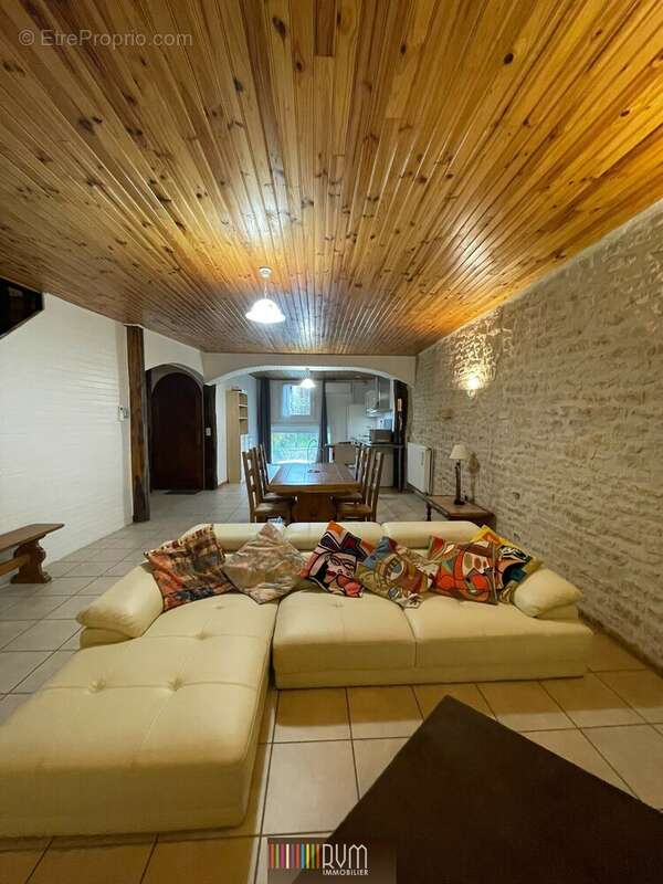 Maison à HAUTECOURT-ROMANECHE