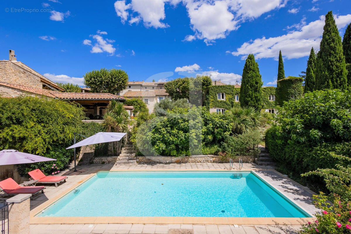 Maison à VAISON-LA-ROMAINE