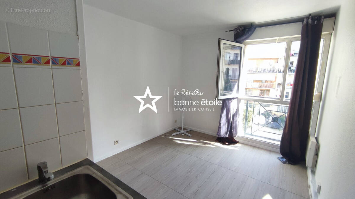 Appartement à MARSEILLE-4E