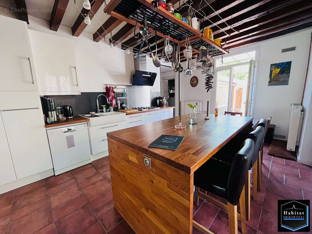 Maison à LE PLESSIS-BELLEVILLE