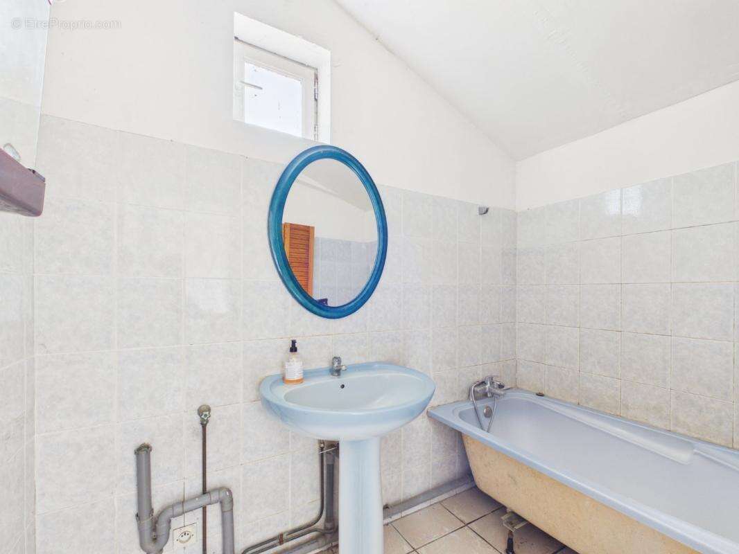 Maison 154 m² à Clastres  - photo 9