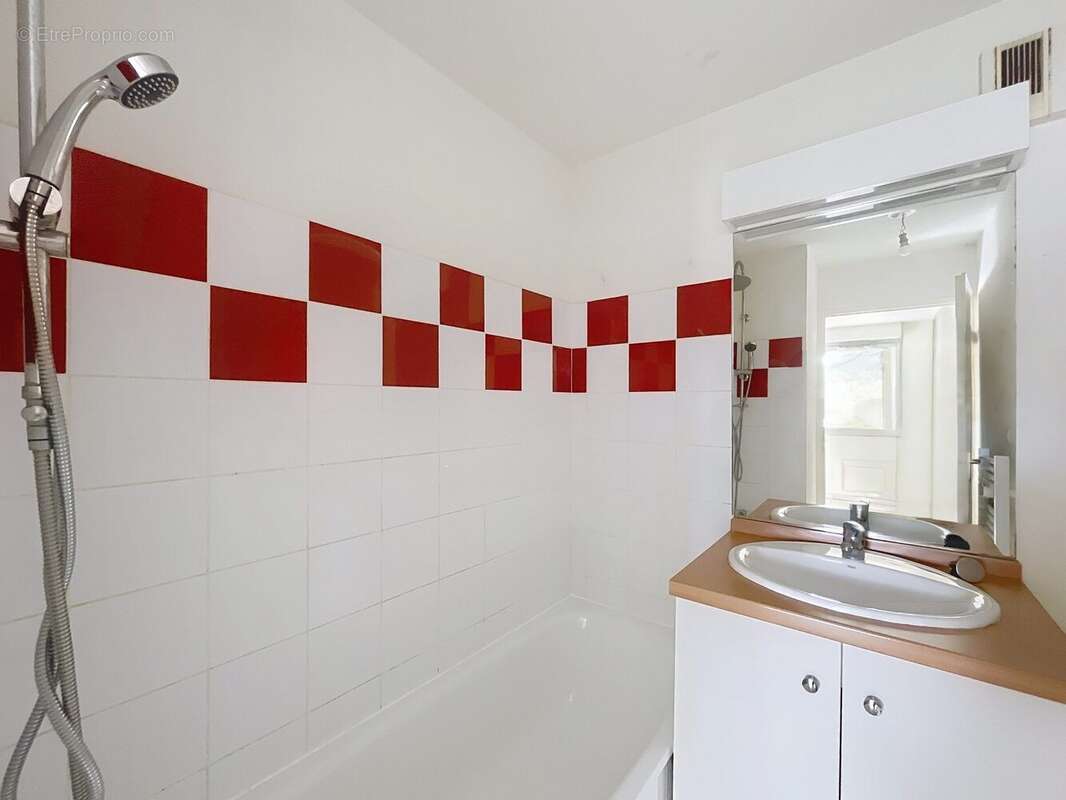 Appartement à FONBEAUZARD