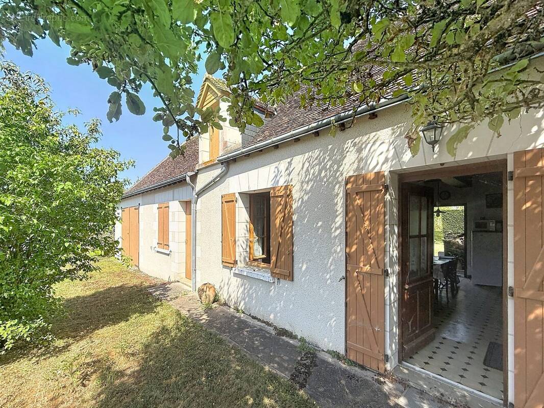 Maison à CERE-LA-RONDE