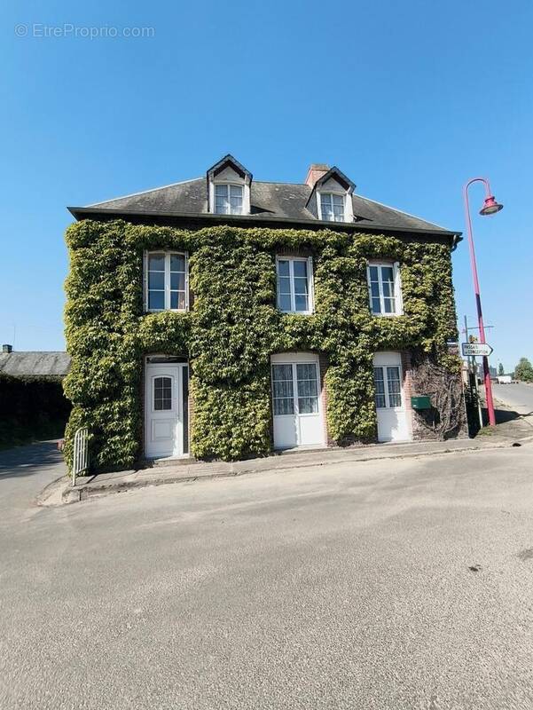 Maison à SAINT-FRAIMBAULT