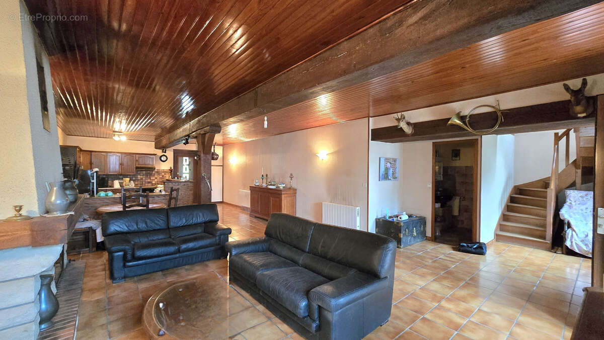 Maison à DUN-LE-POELIER