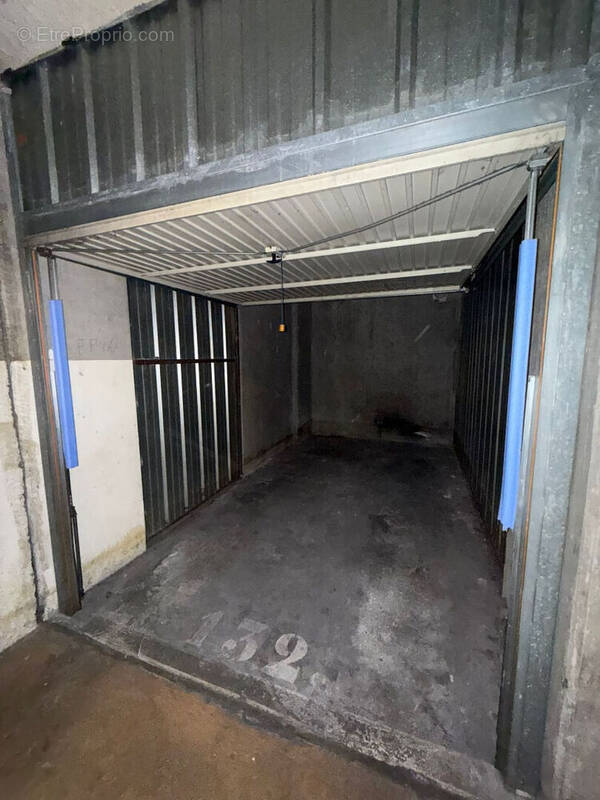 Parking à PARIS-10E