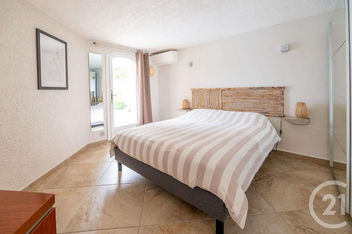 Maison à BORMES-LES-MIMOSAS