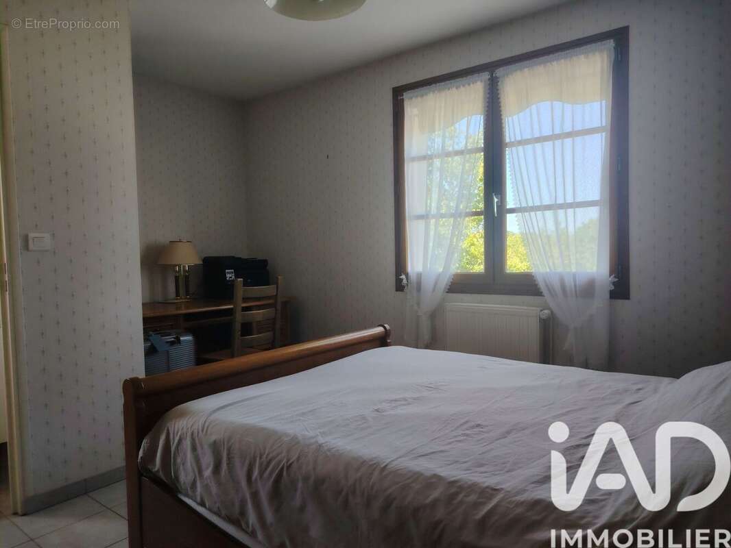 Maison 130 m² à Drevant  - photo 8