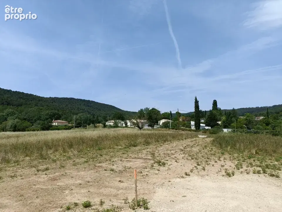 Terrain 1 067 m² à vendre à Salernes (83690) - photo 3