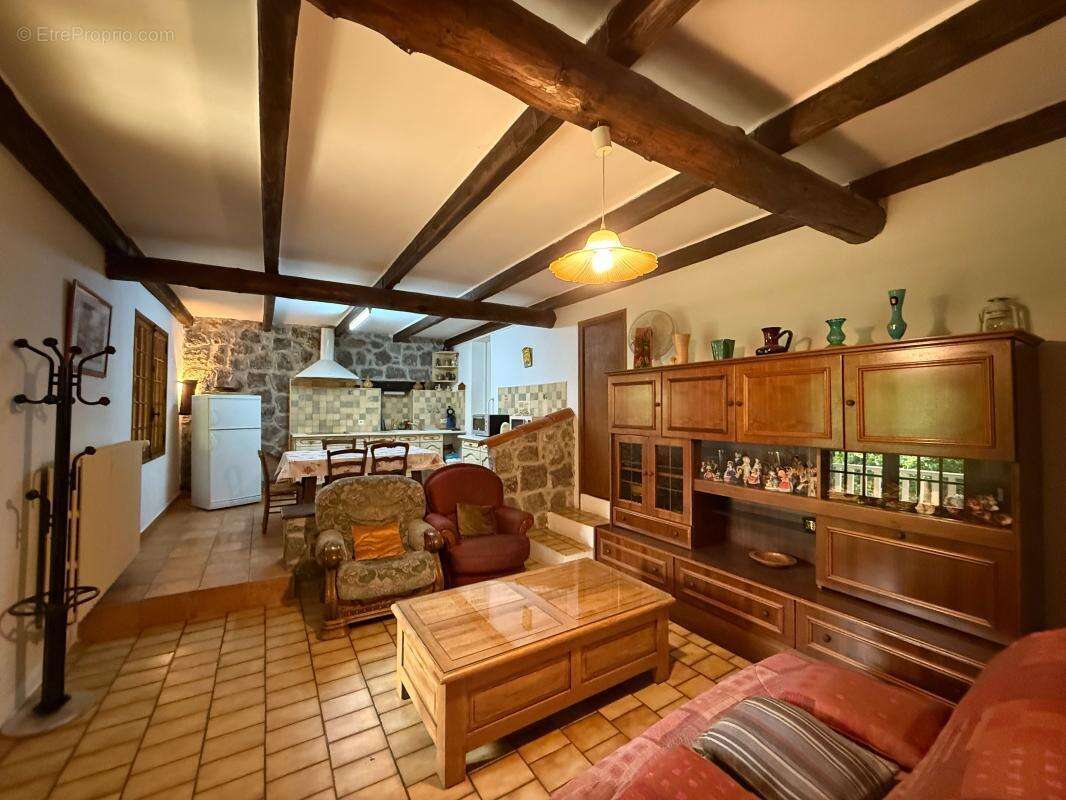 Maison à SAINT-ALBAN-AURIOLLES