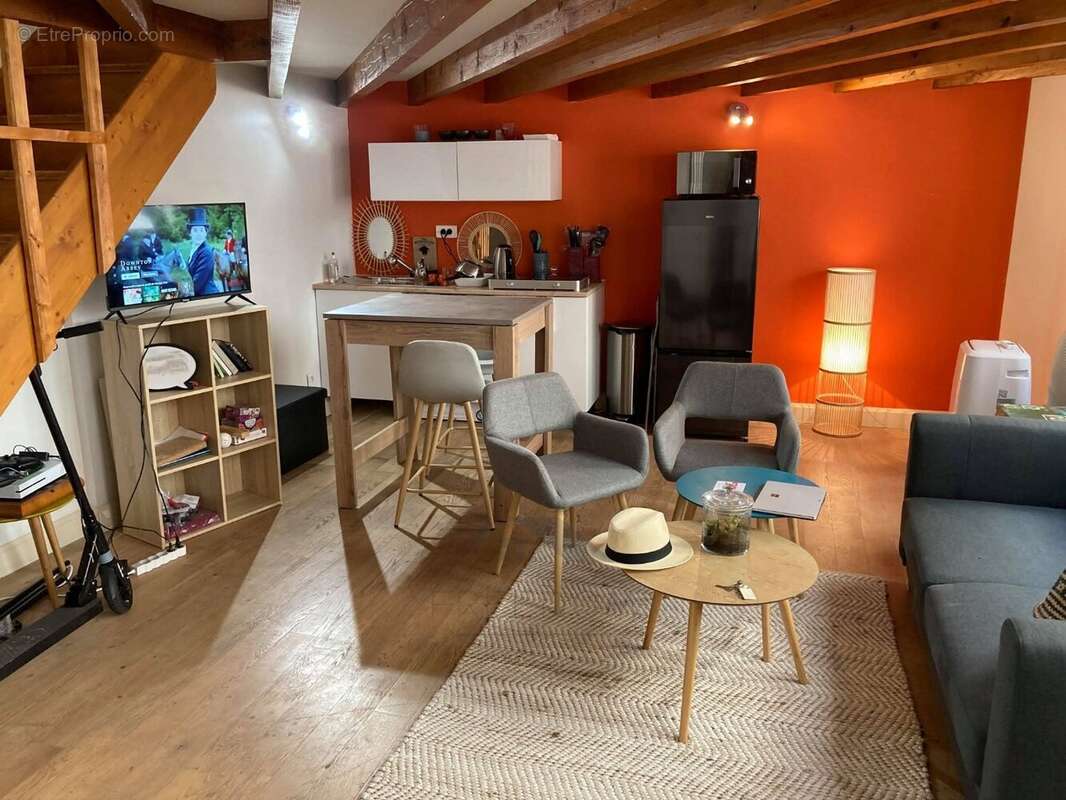 Joli  appartement de type 2 - immeuble bourgeois it - photo 2