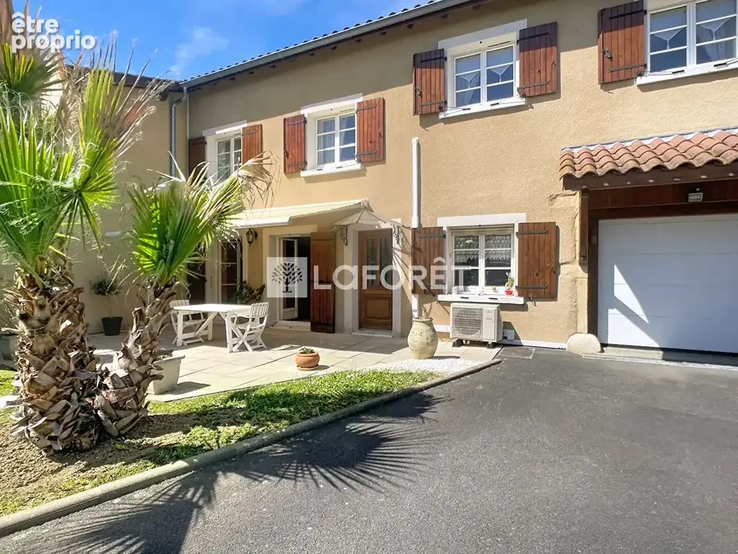 Maison à MONTMERLE-SUR-SAONE