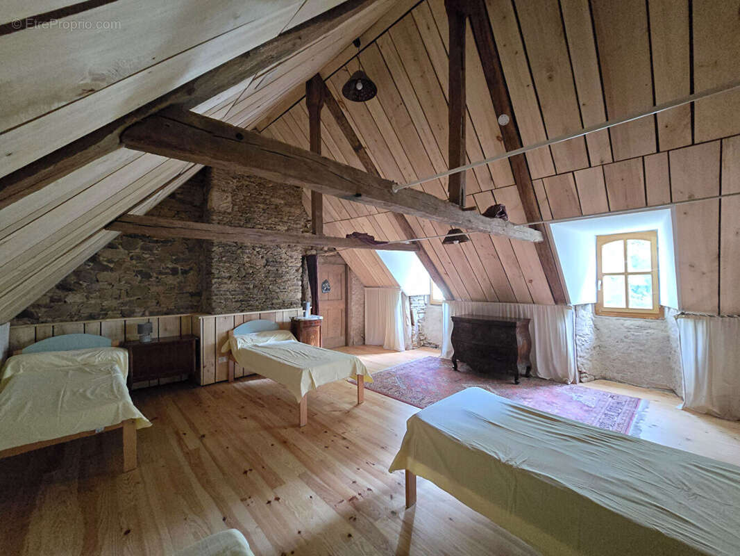 Château, ancienne maison à aménager et dépendance - Arvieu - photo 23