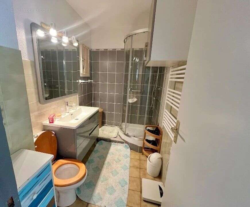 Appartement à GREOUX-LES-BAINS