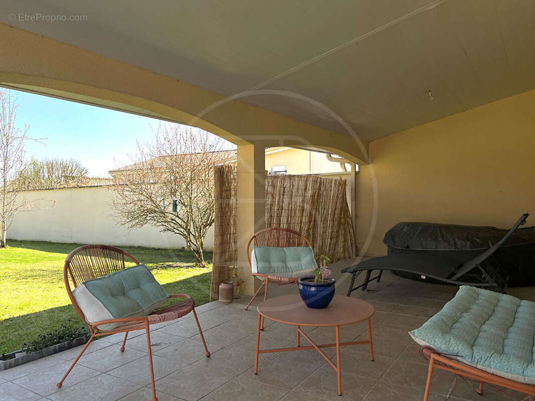 Maison à CAMPS-SUR-L'ISLE