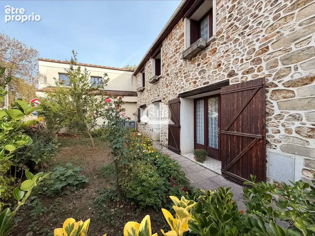Maison 10 pièces 186 m² à vendre à La Ville-Du-Bois (91620) - photo 3