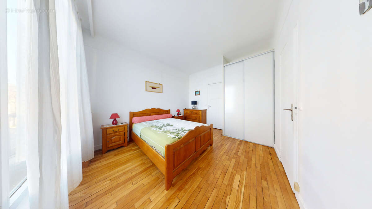 Appartement à LA GARENNE-COLOMBES