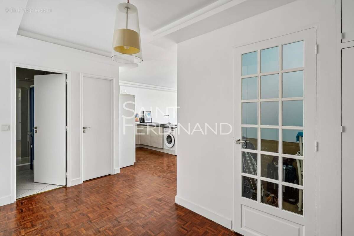 Appartement à NEUILLY-SUR-SEINE