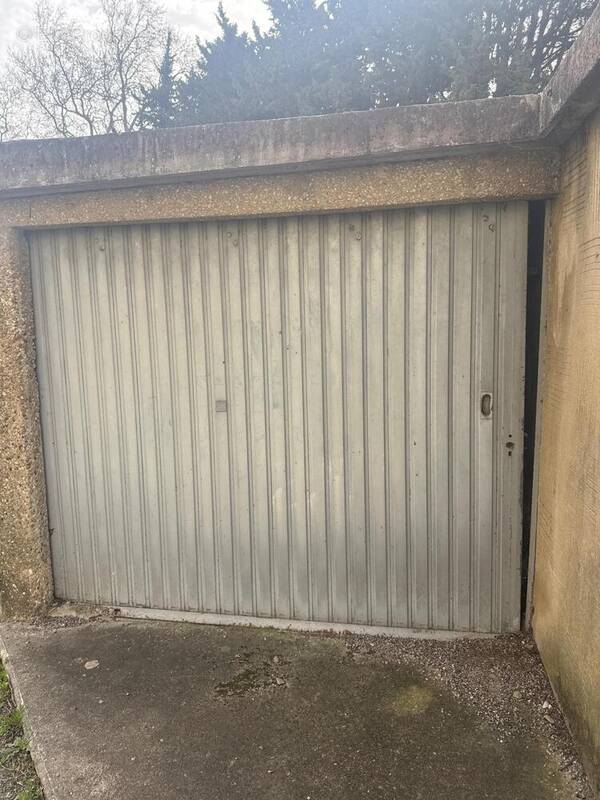 Photo 1 - Parking à AVIGNON