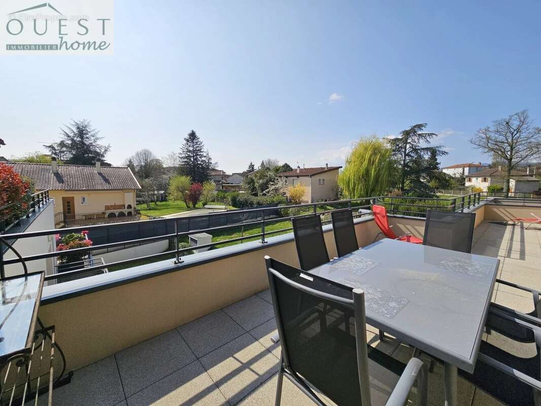 Appartement à SAINT-GENIS-LES-OLLIERES