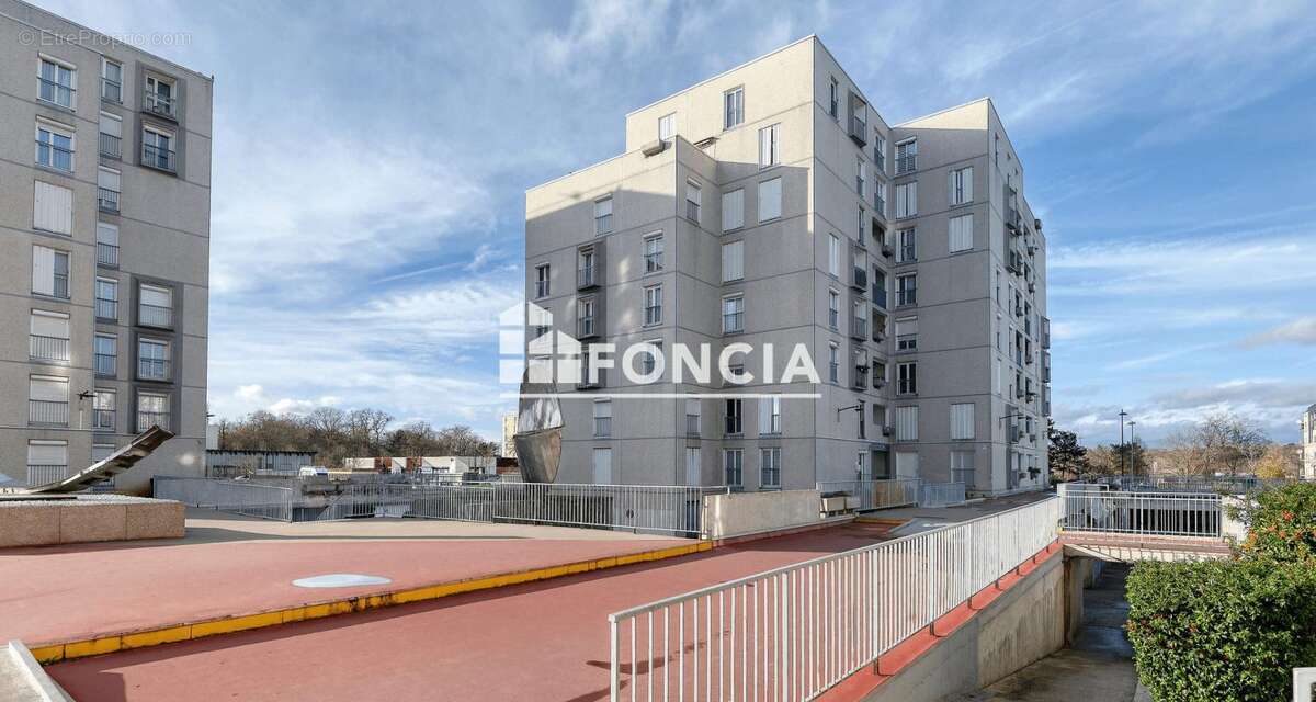 Appartement à DAMMARIE-LES-LYS