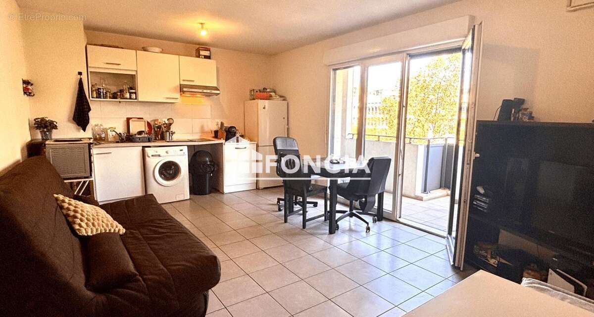 Appartement à MARSEILLE-4E