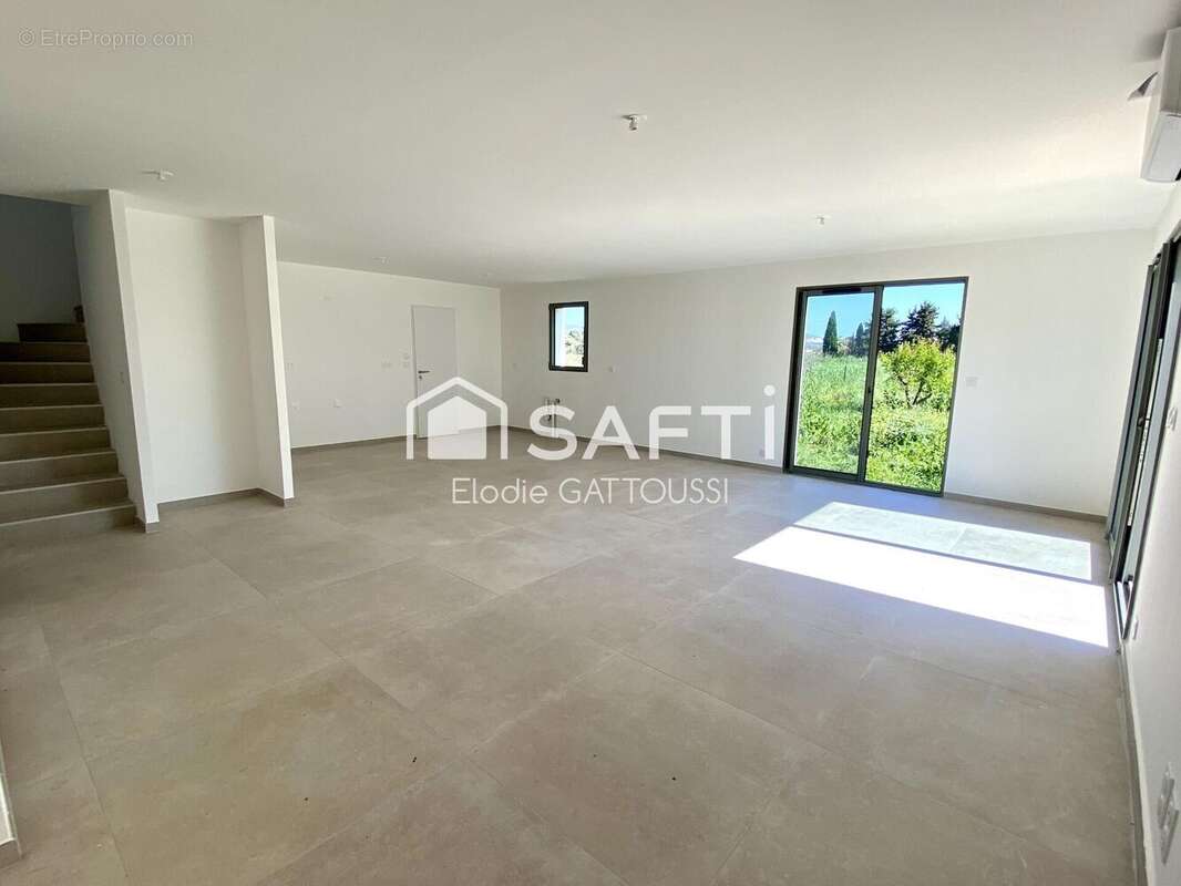 Photo 3 - Maison à VIC-LA-GARDIOLE