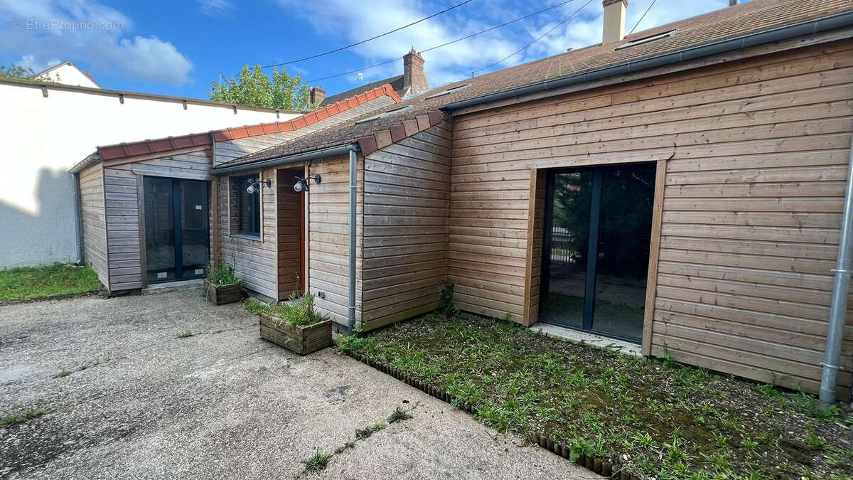 Maison à MONTEREAU-FAULT-YONNE