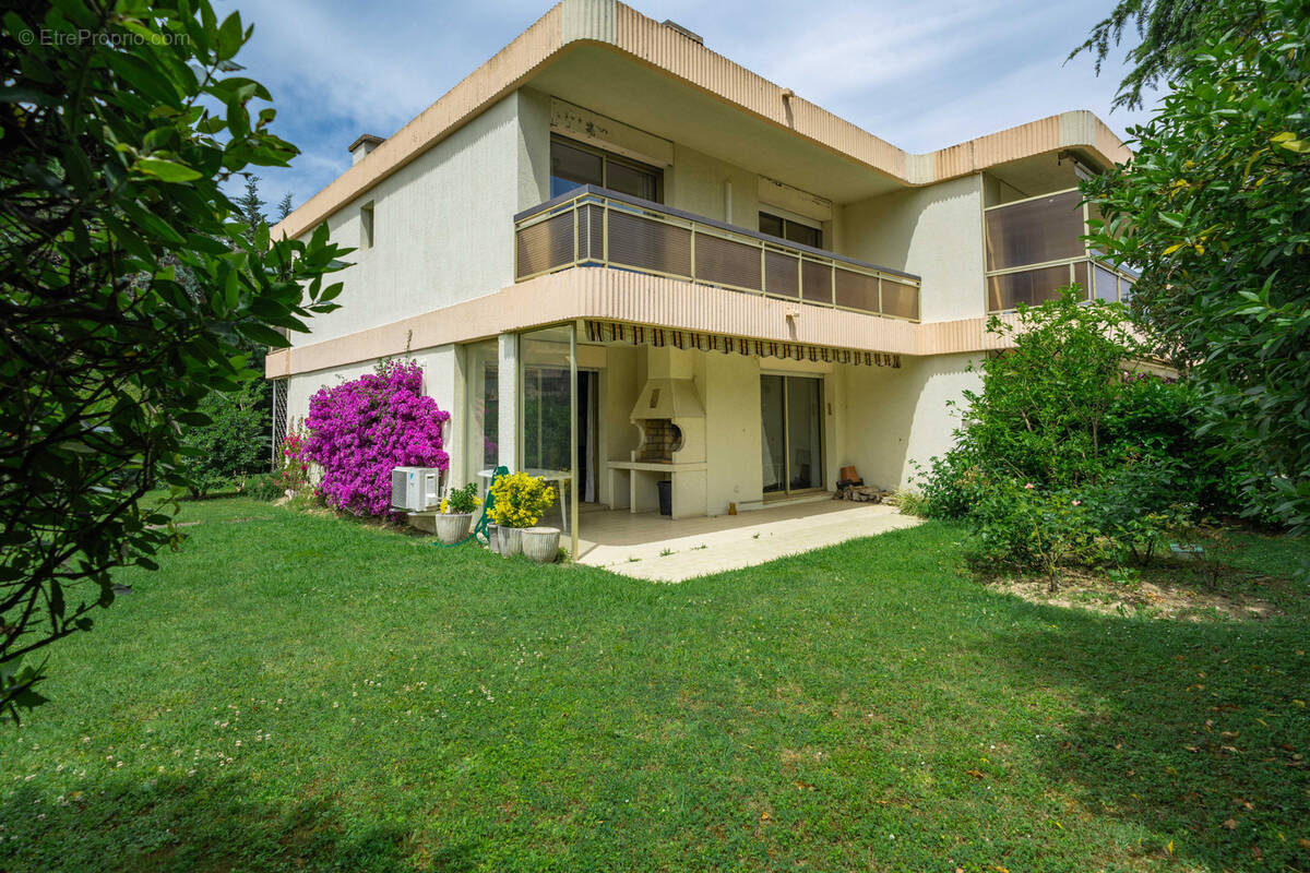 Maison à MANDELIEU-LA-NAPOULE