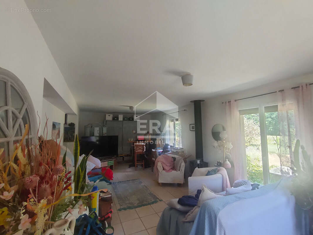 Maison 3 pièces à vendre à Saint-Savin - Terrain de 17200 m² - photo 6