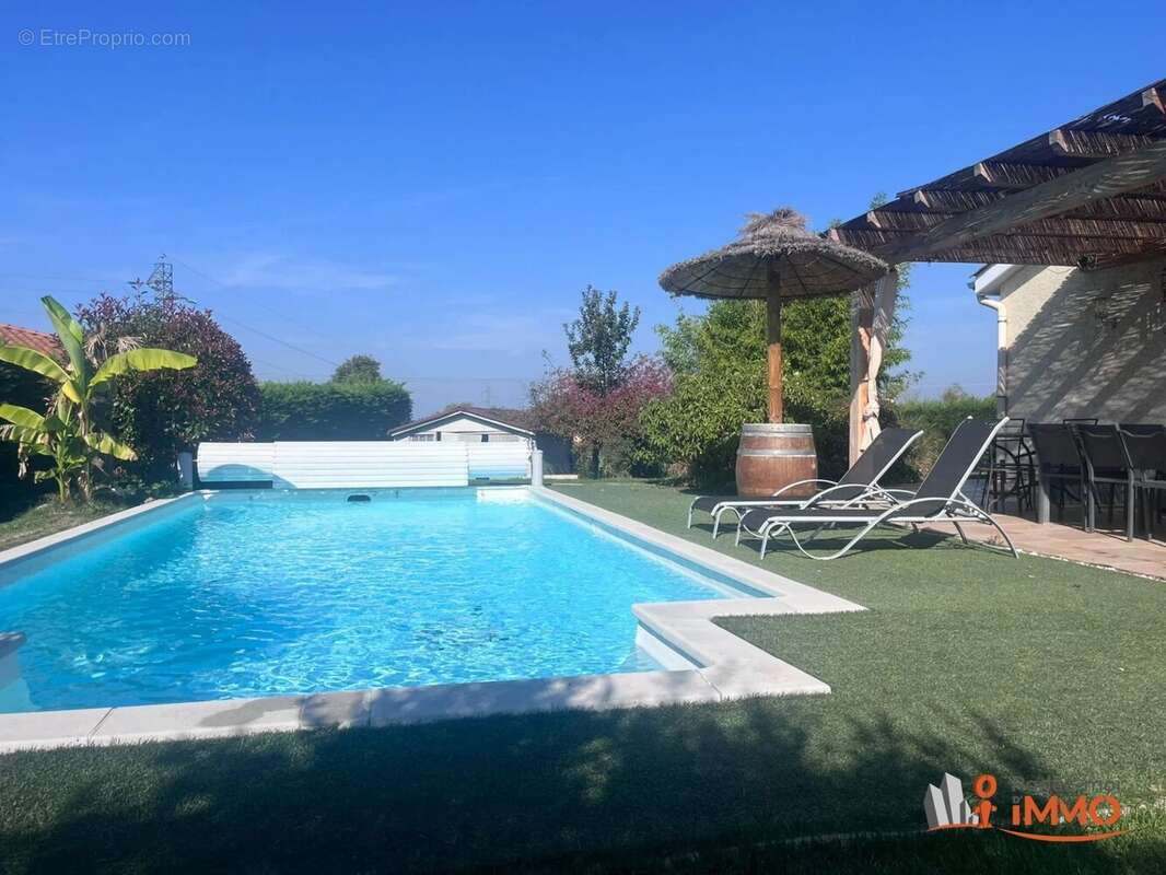 Maison à SAINT-BONNET-LES-OULES