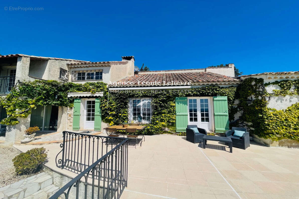 Maison à LES ISSAMBRES