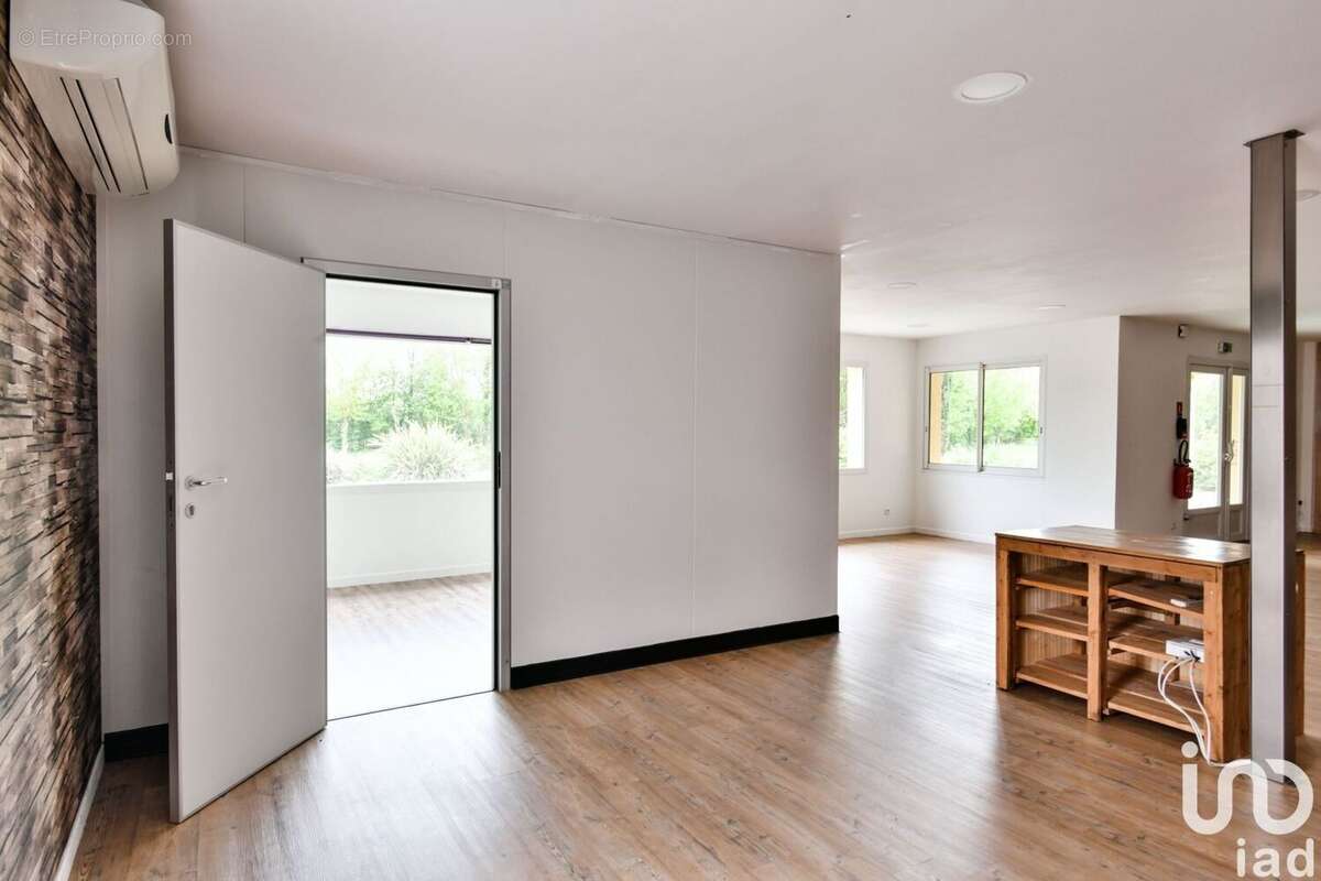 Photo 6 - Commerce à PRAHECQ