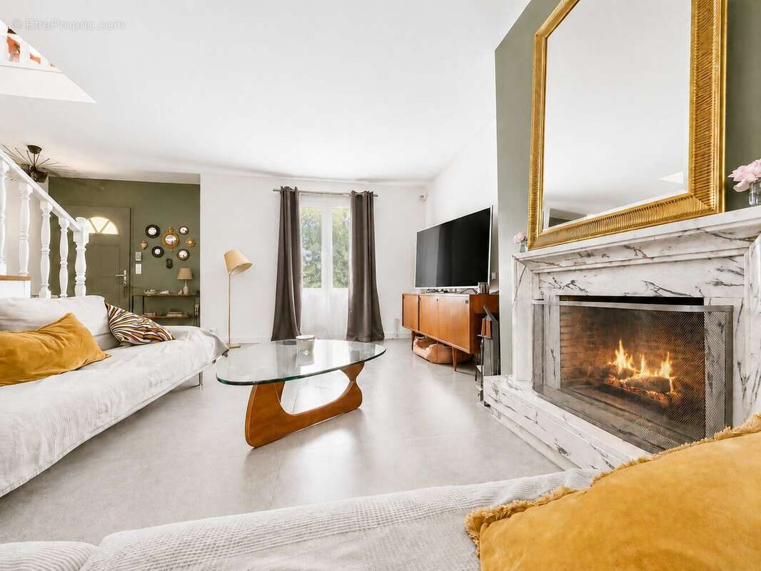 Maison à HOUILLES