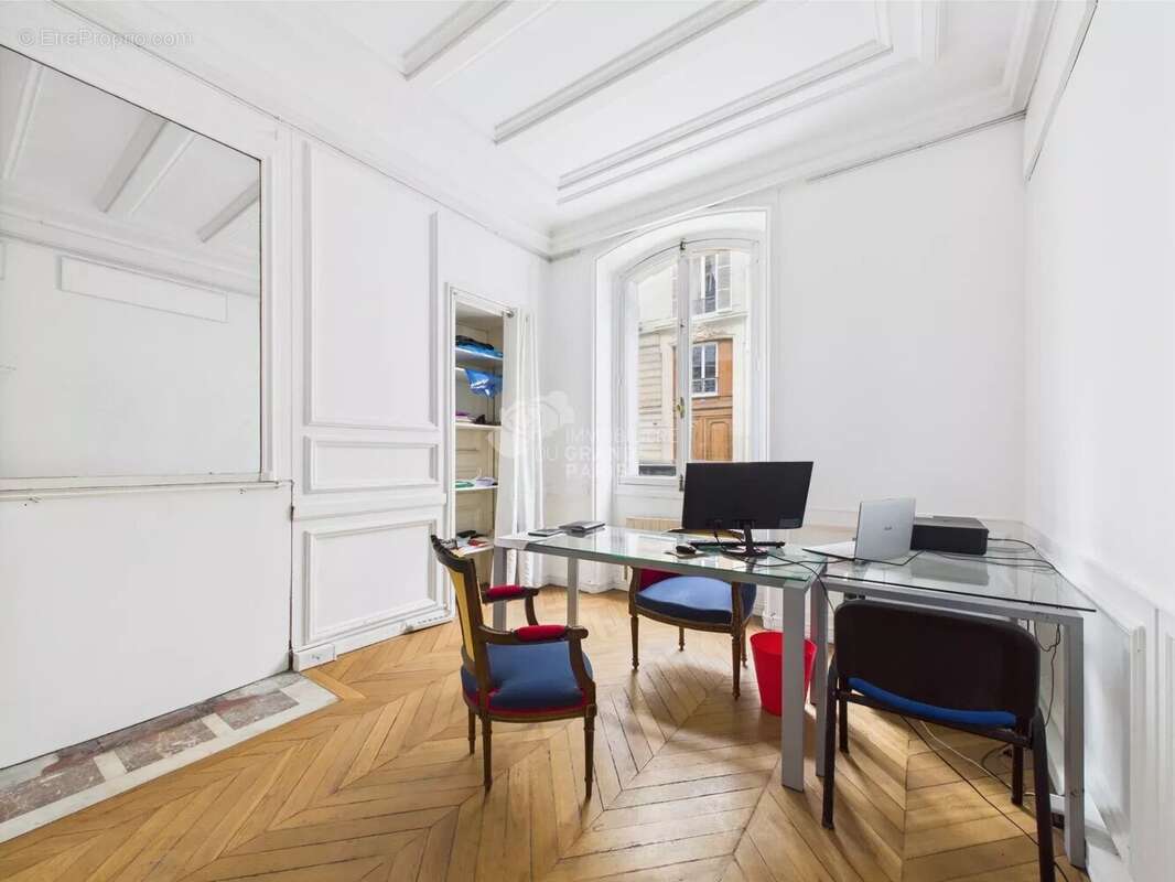 Appartement à PARIS-8E