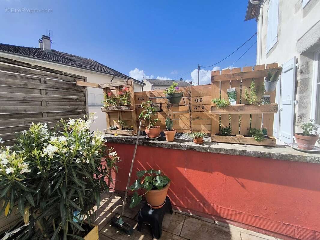 Grand appartement atypique de 175 m² à Saint-Junien - photo 12