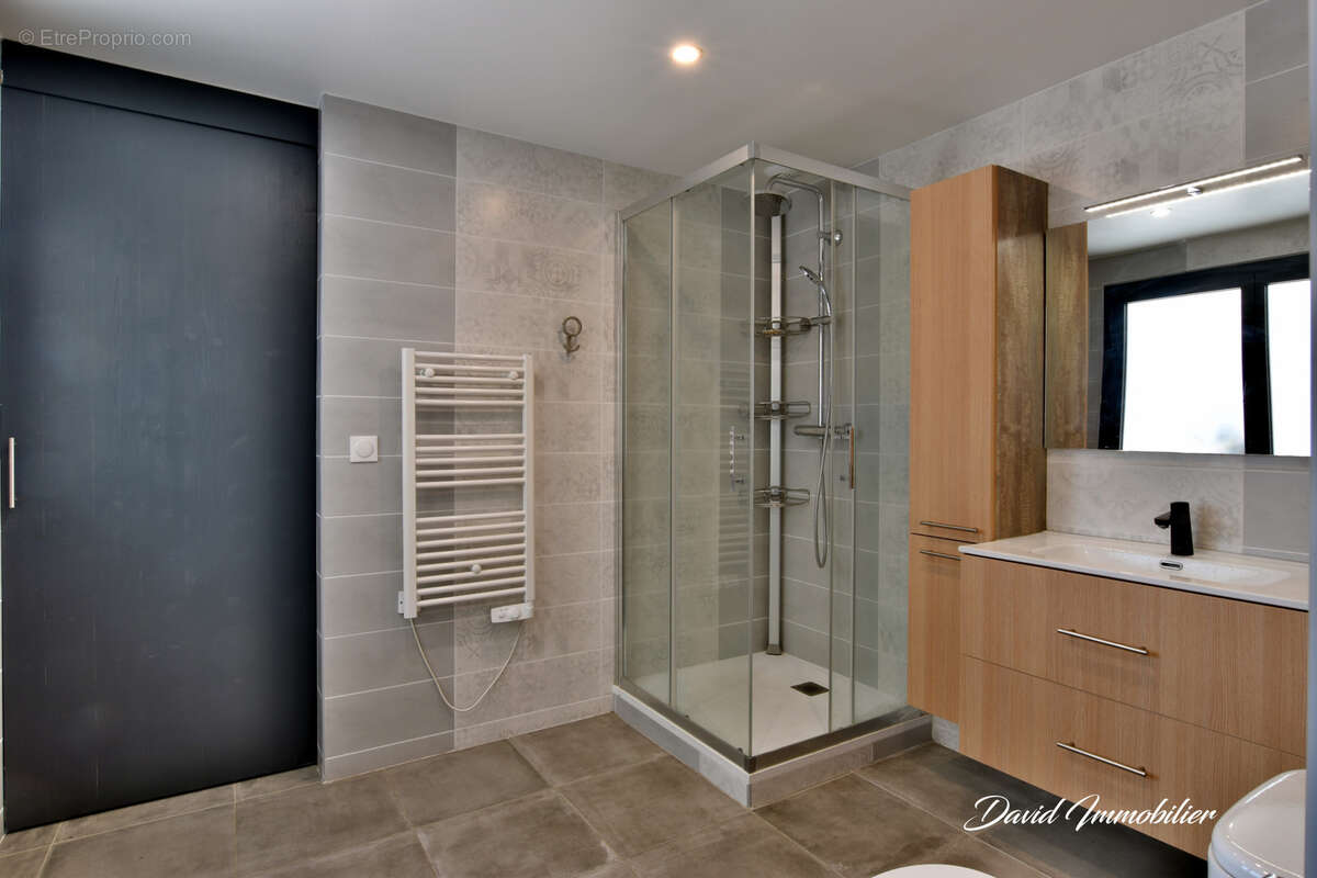 Villa 3 faces - 320 m2 + terrain constructible - photo 10