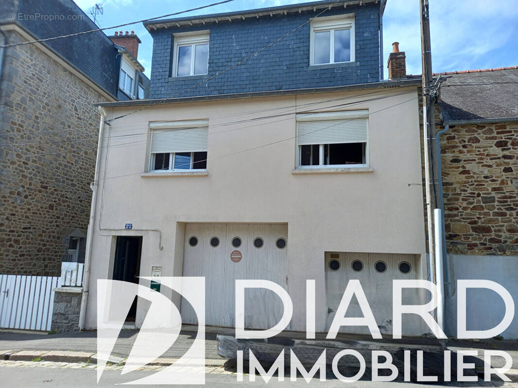 Appartement à FOUGERES