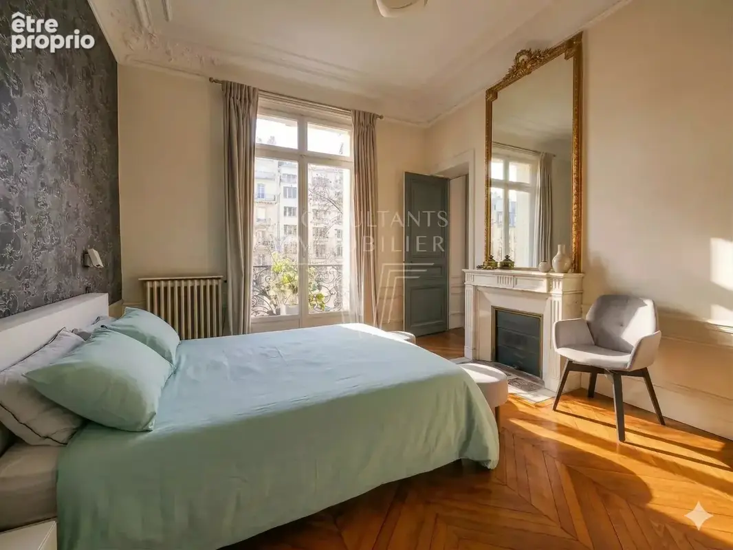 Haussmannien - 4 chambres - balcon filant - janson de sailly - - photo 5