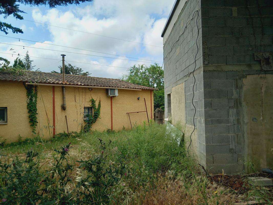 Terrain à ESPONDEILHAN