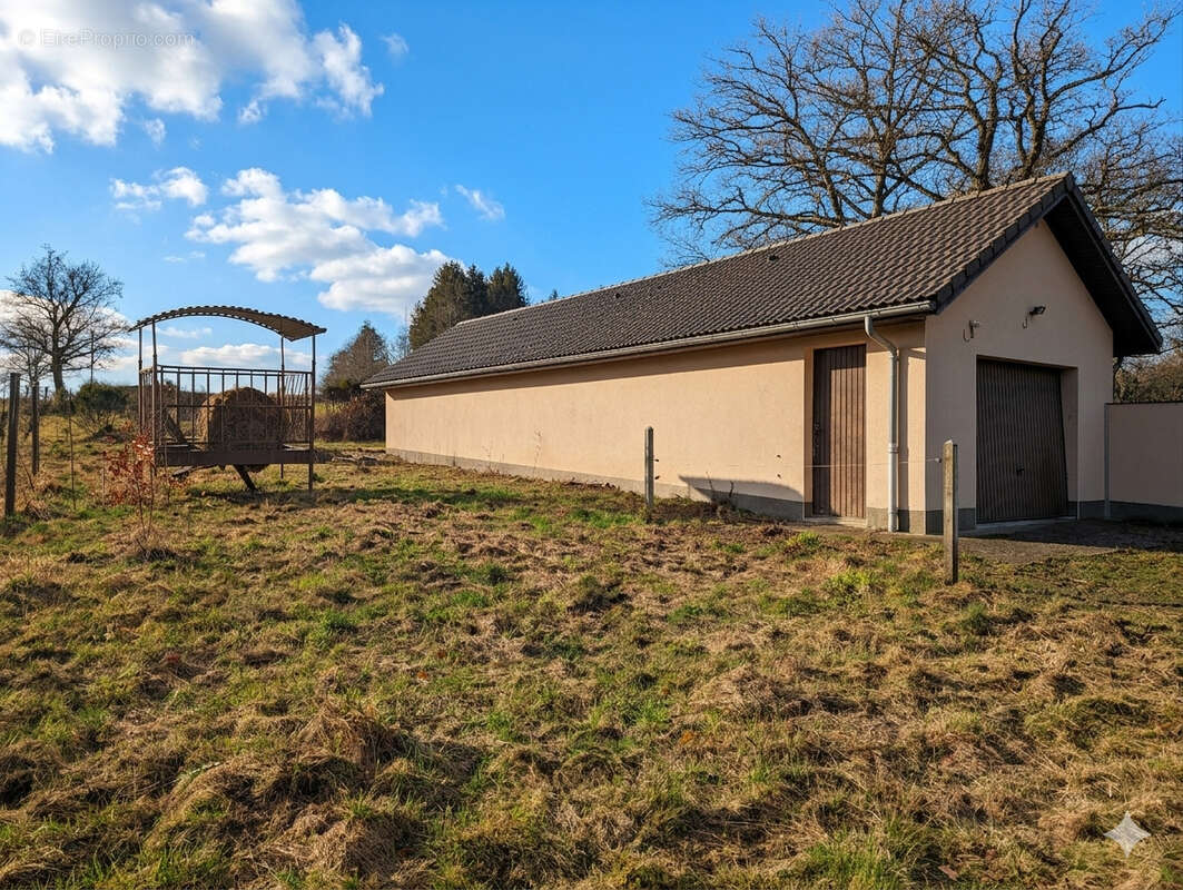 Maison à VILLOSANGES